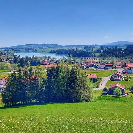 Am Bichl - Stilvoll Mit Terrasse, Carport Und Gaestekarte Apartment Lechbruck